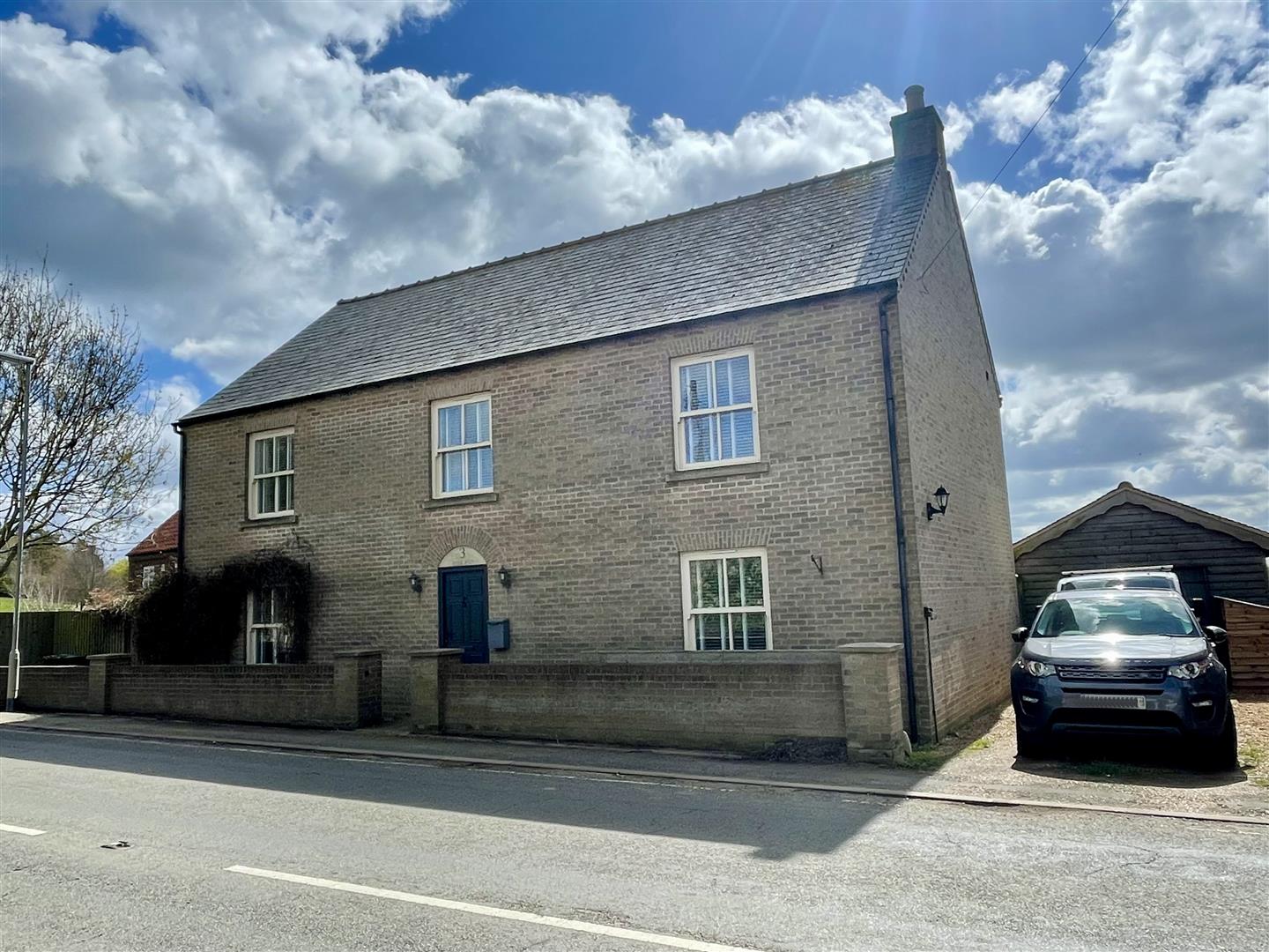 4 Bedroom for sale in Haddenham Cheffins Ely Sales